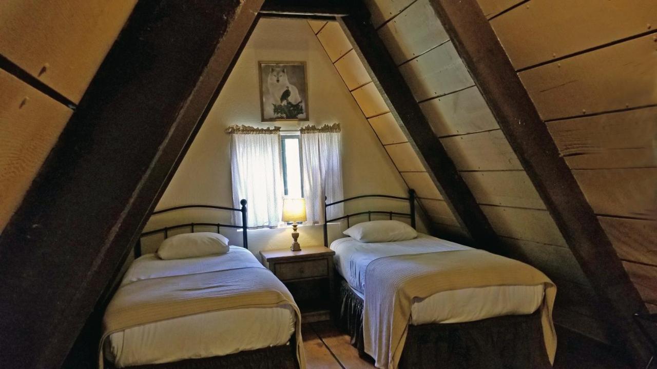 Cabins On Strawberry Hill Hotel Pine Ngoại thất bức ảnh