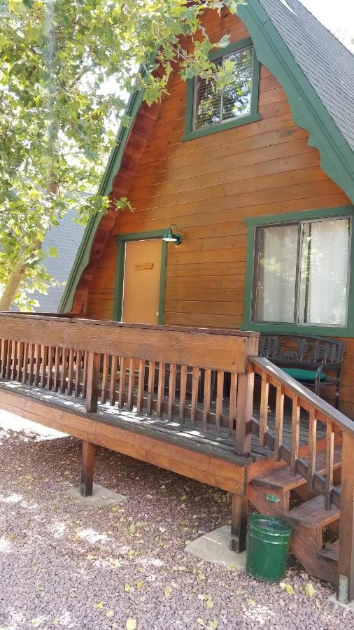 Cabins On Strawberry Hill Hotel Pine Ngoại thất bức ảnh